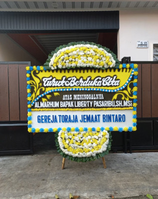 Papan Bunga Duka di Barusjahe